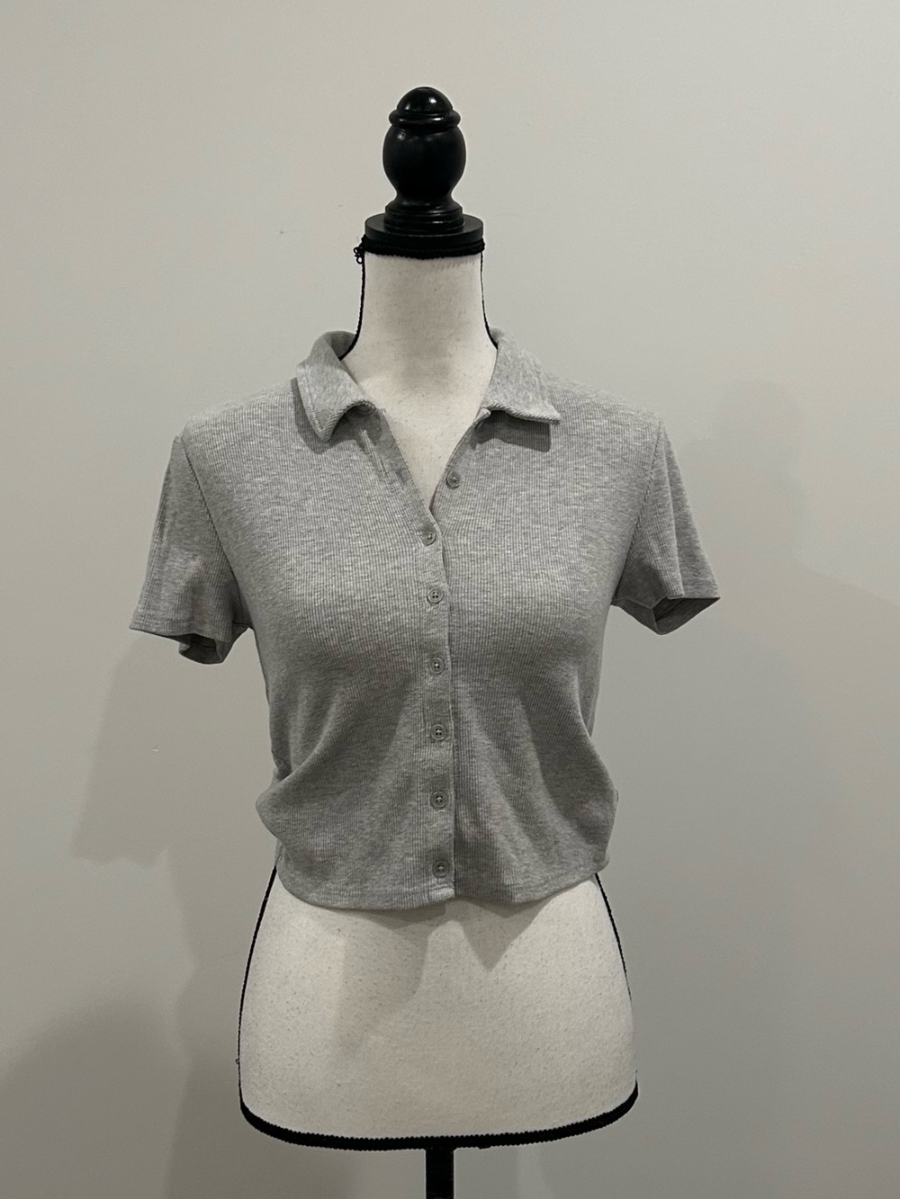 Forever 21 Ribbed Button Up Crop Top